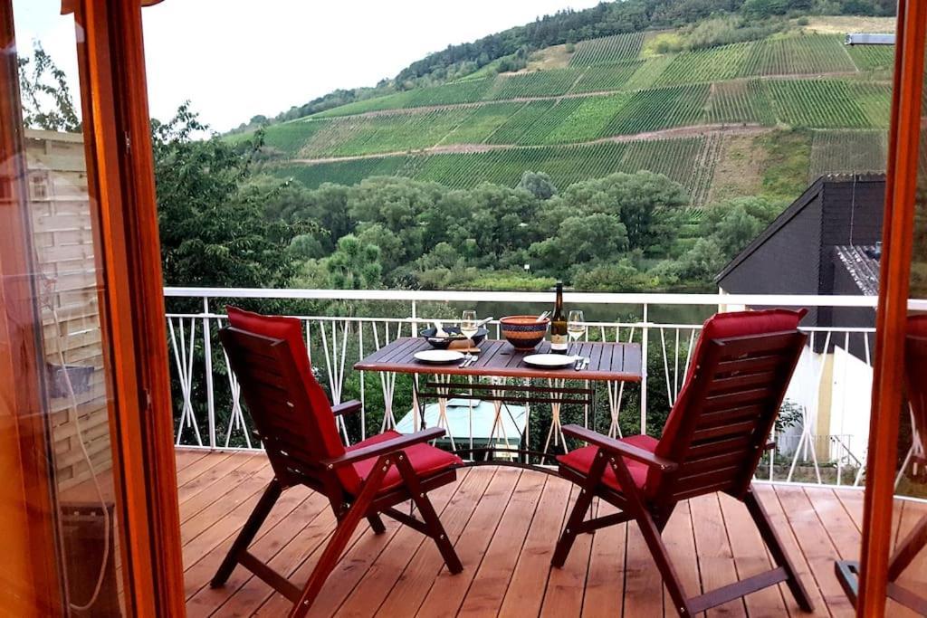 Casa Barzen - Stilvoll Urlauben An Der Mosel Apartment Reil Exterior photo